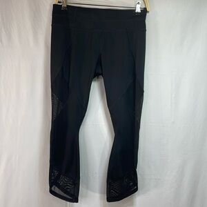 🦔 Athleta black mesh capri leggings: